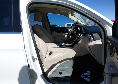 2017 Mercedes-Benz Glc 300 из США, поврежденный, VIN WDC0G4JB5HF168612